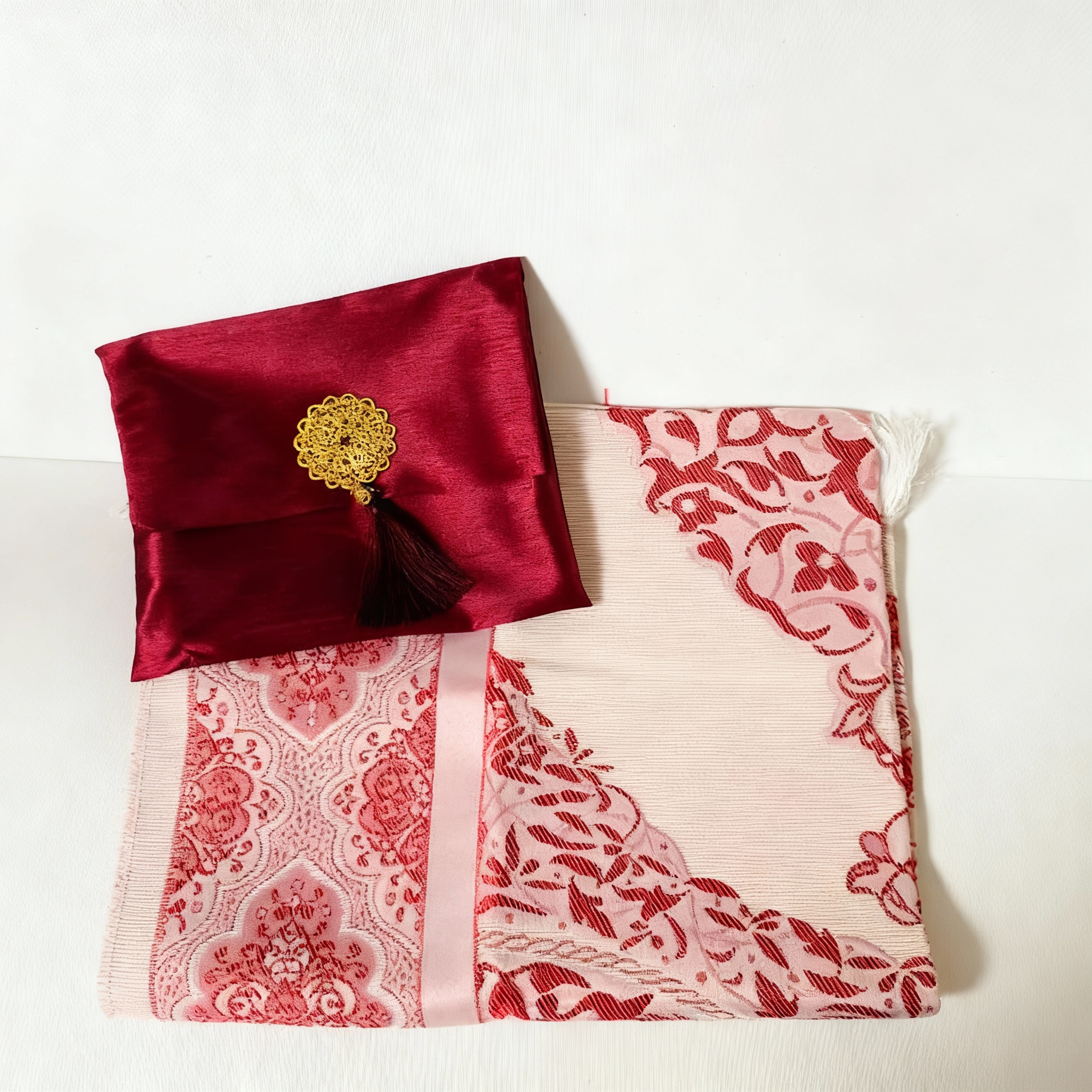 Prayer rug with Pouch- Maroon