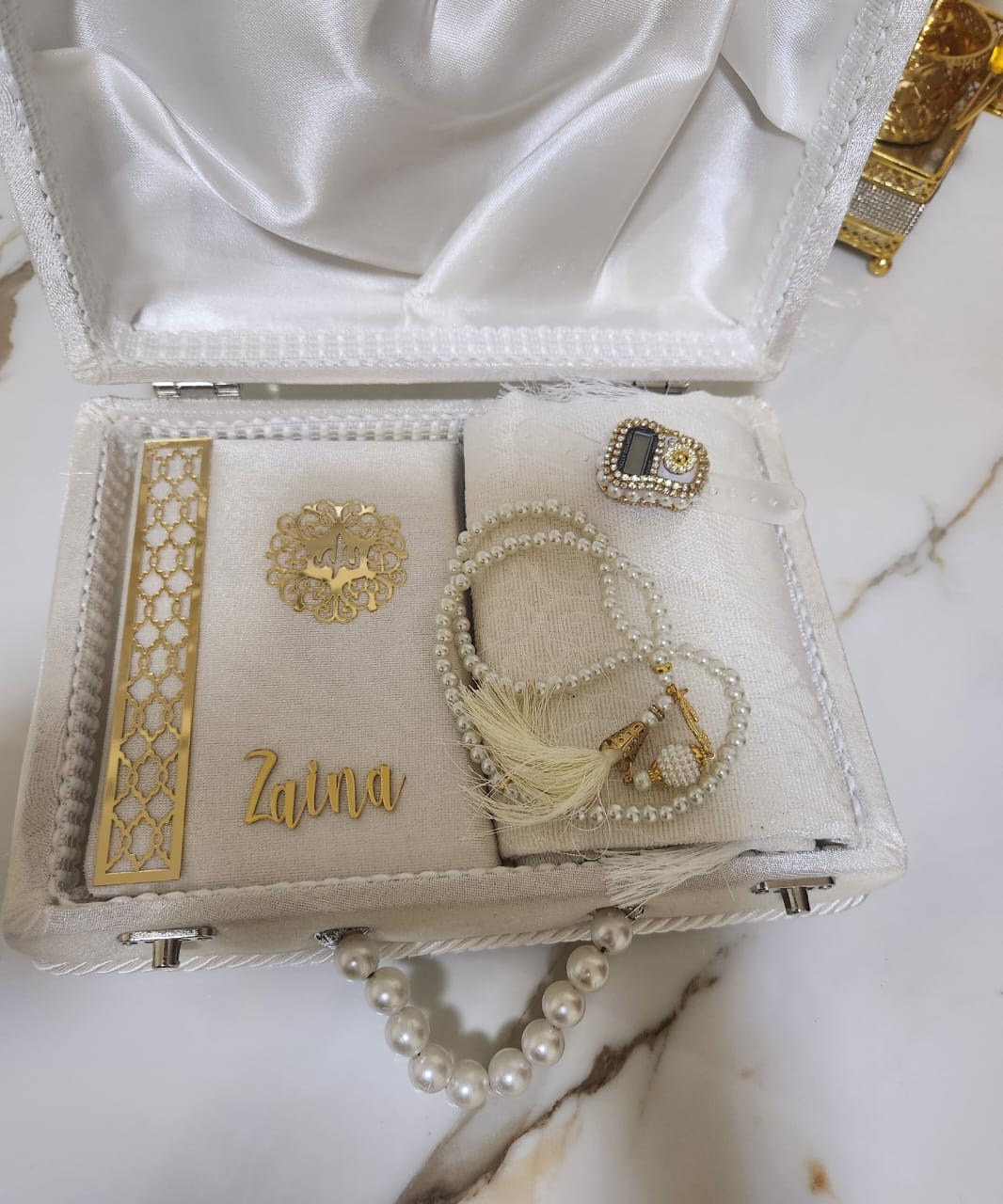 White Velvet Islamic Gift Set - Image 3