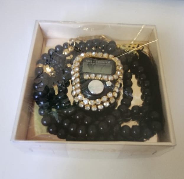 Digital Counter with Pearl Tasbeeh Gift Set-Black - Gift Sets gift from ZAYOSHE in Maleha Street, Sharjah, UAE - image 2