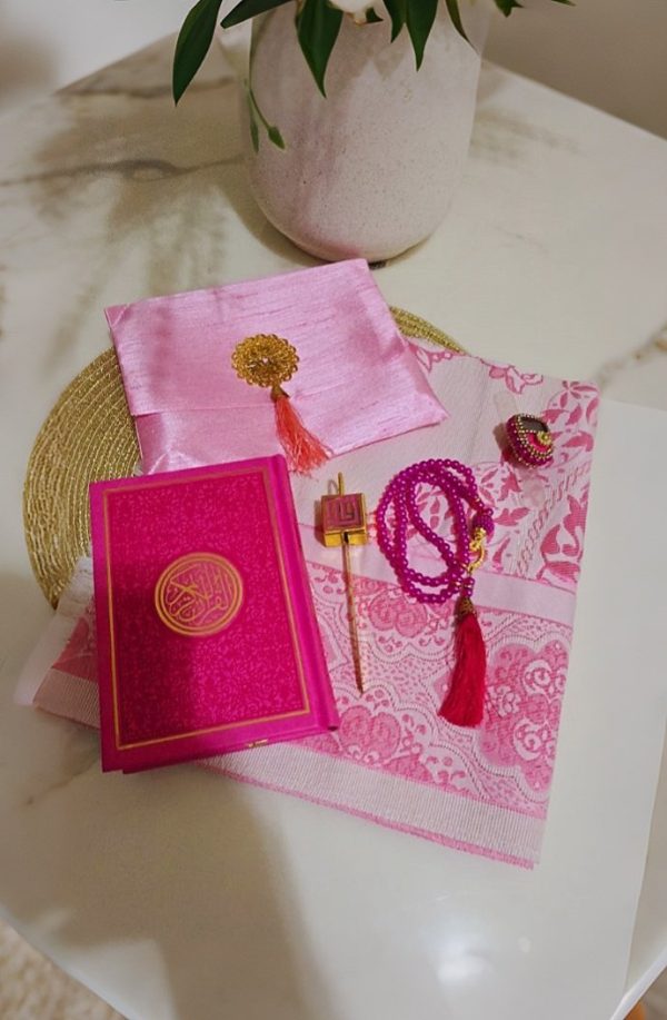 Exclusive-Islamic-Gift-Set-with-Rainbow-Quran-pink-2 Exclusive Islamic Gift Set with Rainbow Quran Pink
