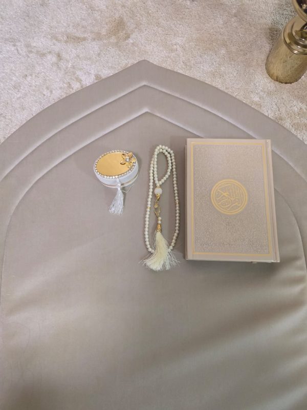 Prayer Mats With Pouch And Tasbeeh