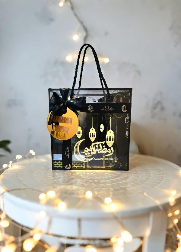 Luxurious-Ramadan-Kareem-Gift-Hamper-scaled