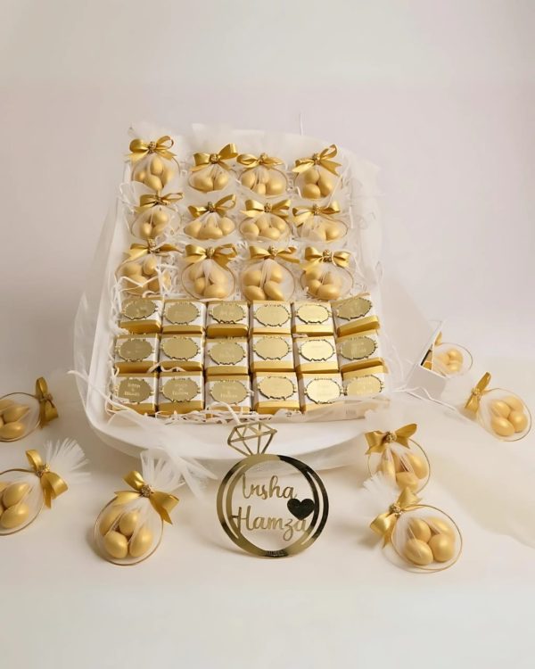 Personalized Wedding Gift Hamper with Mini Favors