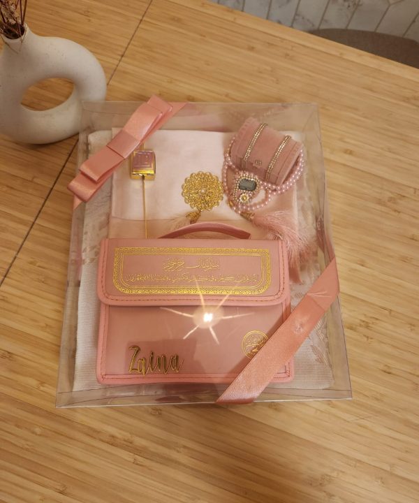 30 Para Quran Ramadan Gift Set For Her - Pink