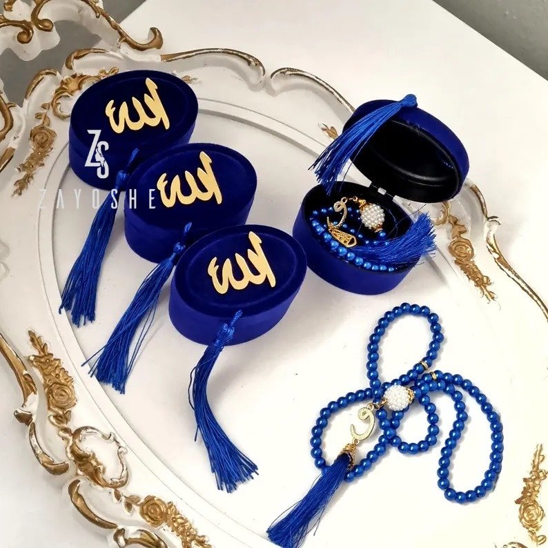 Velvet Box Pearl Prayer Beads Tasbeeh - Gifts gift from ZAYOSHE in Maleha Street, Sharjah, UAE - image 5