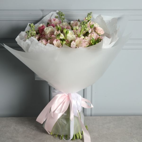 Deluxe Mixed Flowers Bouquet