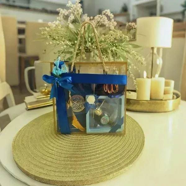 Elegant Islamic Gift Hamper (4) Elegant Islamic Gift Hamper