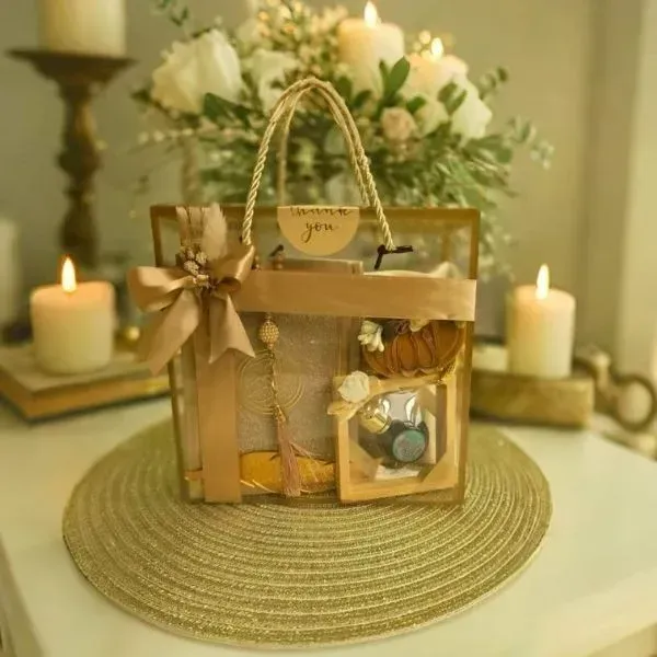 Elegant Islamic Gift Hamper (7) Elegant Islamic Gift Hamper
