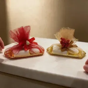 Chocolate Wedding Favor – Red or Gold